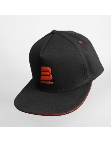Бейсболка Brodeks KM131, красный/черный